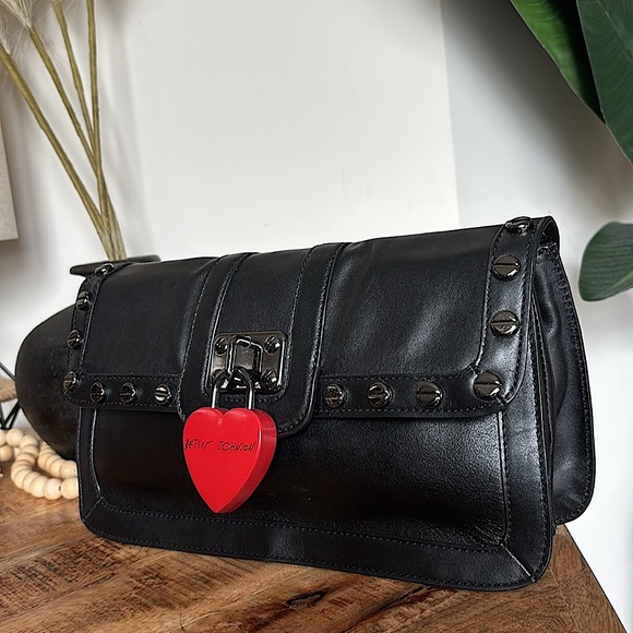 🔒❤️VTG NWOT BETSEY JOHNSON Leather Heart Lock Clutch❤️🔒 - Picture 12 of 15